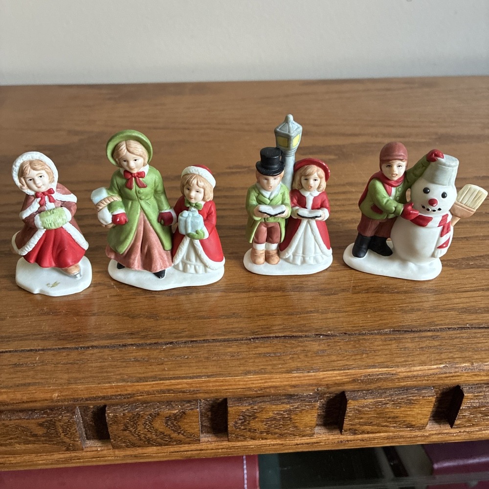 HOMCO Christmas Village Figurines Carolers Snowman Vintage Set 4 Dickens